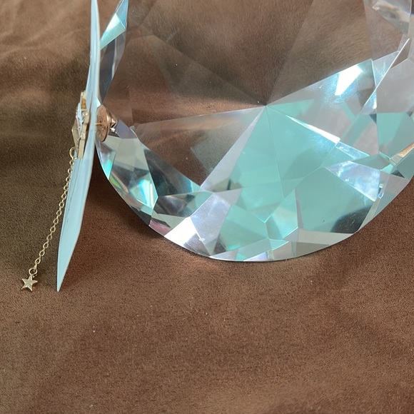 Magic hat/rabbit enamel pin - Picture 3 of 5